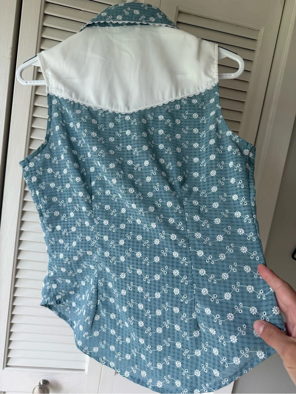Sleeveless western top - Picture 2 of 4